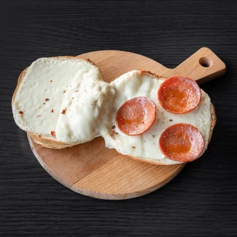 Tosti met kaas met sucuk