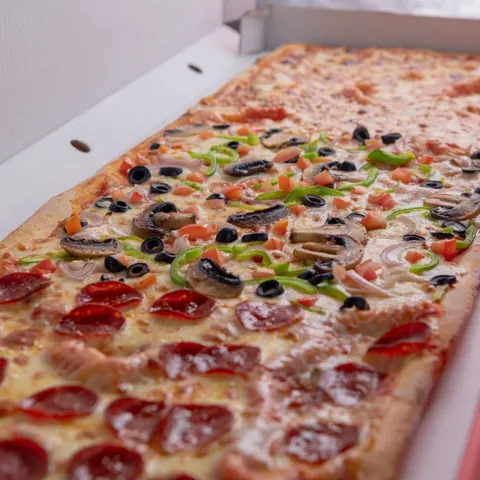 Family pizza half om half