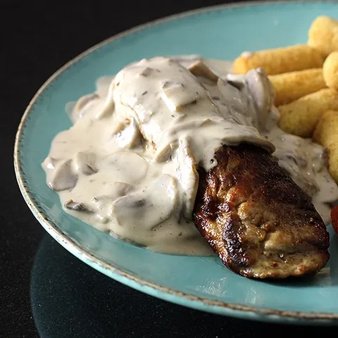 4 kip haasjes met champignonsaus