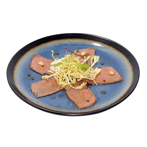 Beef tataki salad