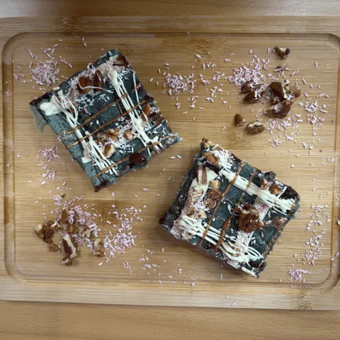 Blueberry pecan blondie