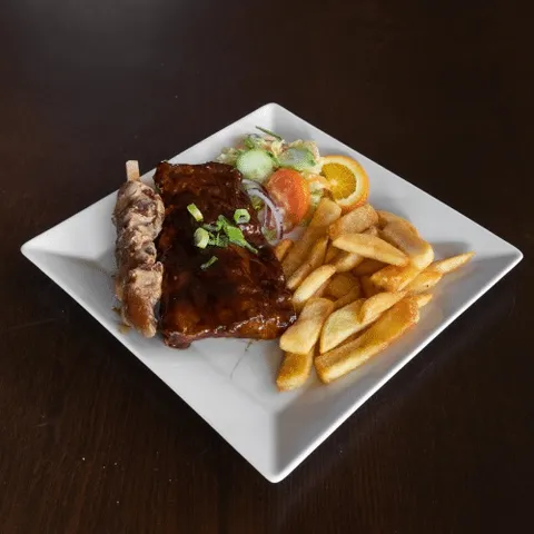 Duo van saté en spareribs