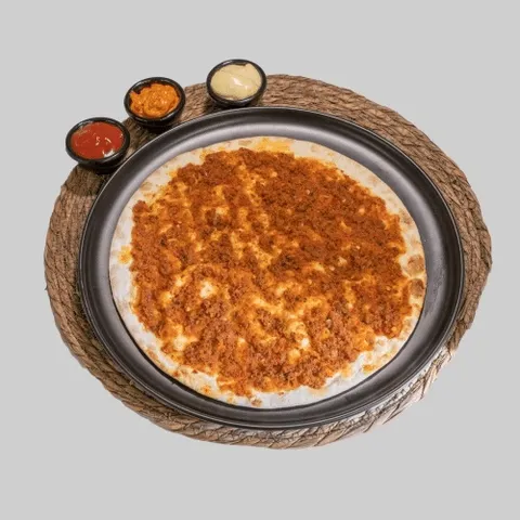 Lahmacun met saus