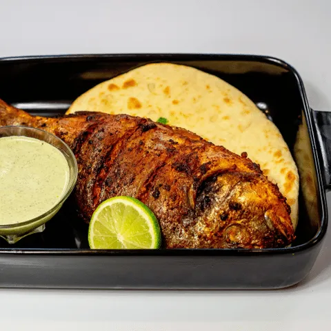 Tandoori vis met knoflook naanbrood