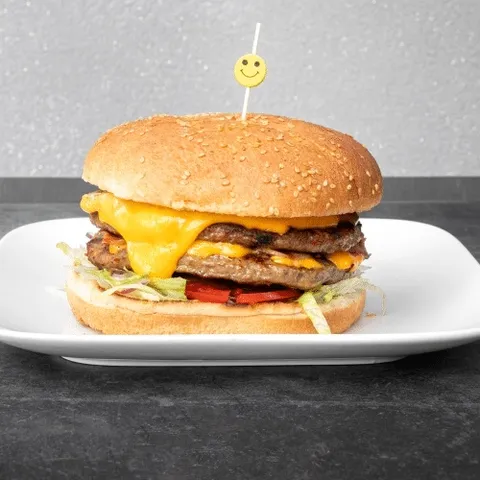 Big Bra's burger cheesy