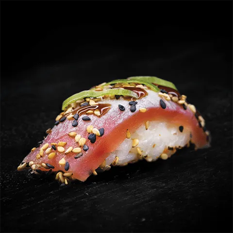 Flamed nigiri tuna