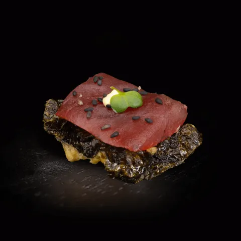 Crunchy tuna crackers