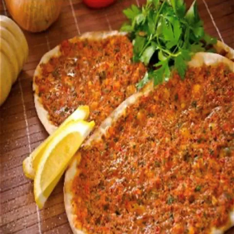Lahmacun met salade