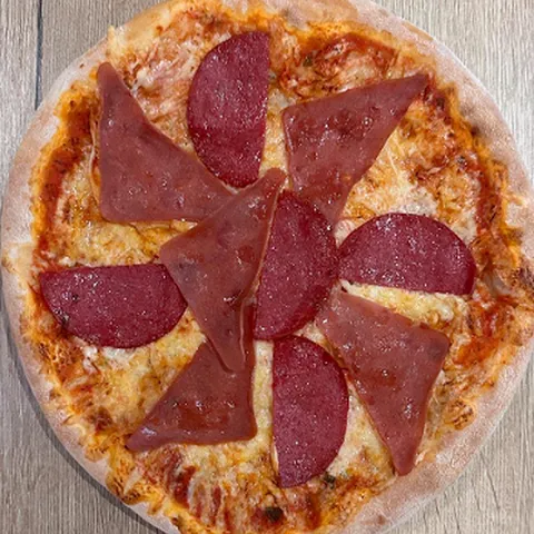 Pizza ham en salami
