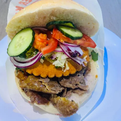 Broodje Beef Yaprak Döner kaassoufflé