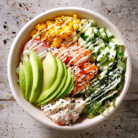 Fresh salmon of tuna bowl