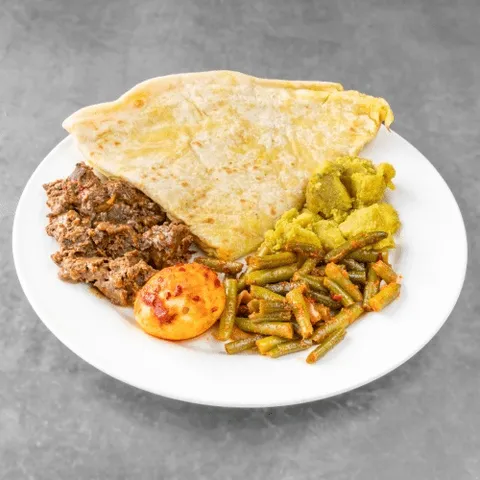 Roti beef rendang