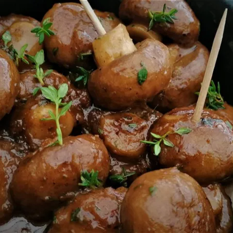 Champignones al Ajillo