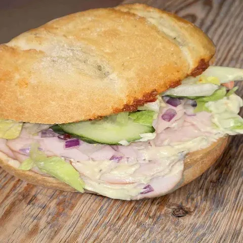 Broodje gerookte kip truffelmayonaise