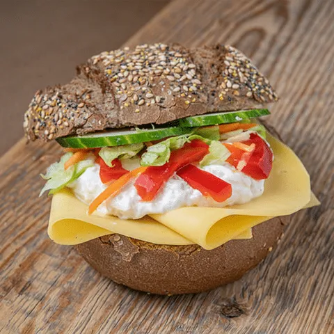 Broodje kaas sellerysalade