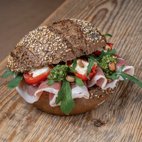 Broodje parmaham peppadews