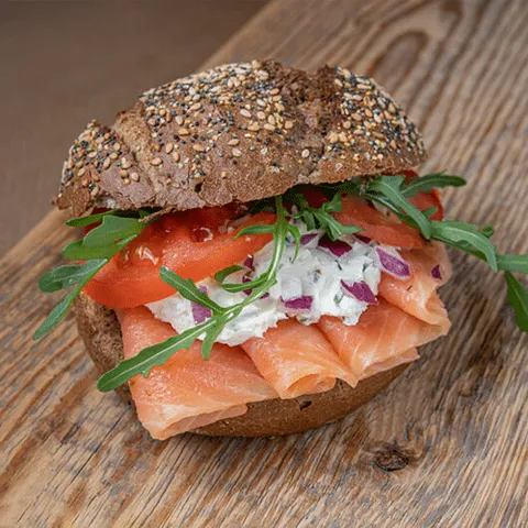 Broodje gerookte zalm kruidenkaas