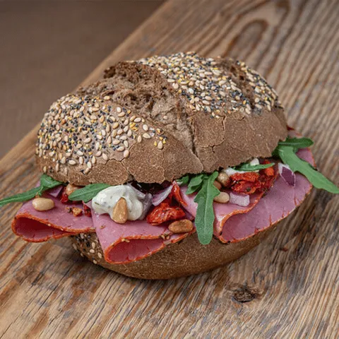 Broodje runderpastrami truffelmayonaise