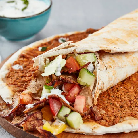 Lahmacun döner kebab