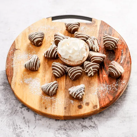 Aardbeien gedipt in chocoladesaus 4 stuks