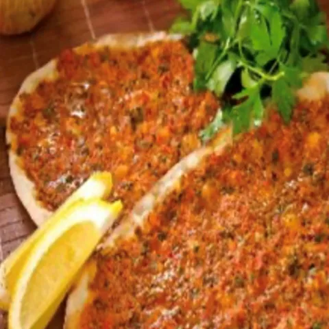 Lahmacun met salade