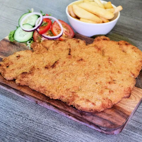 Schnitzel schotel XXL (varkenvlees)